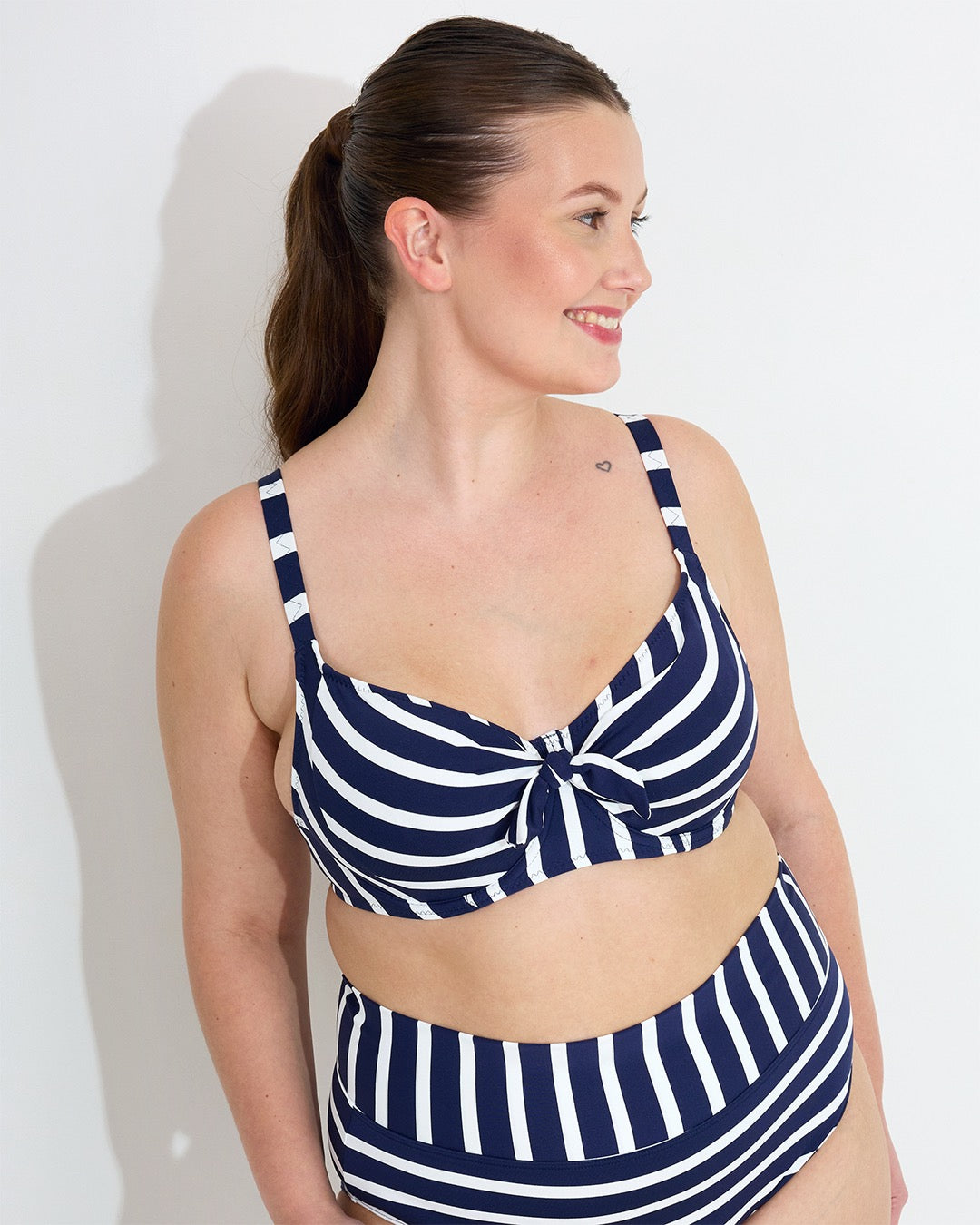 DOLLY bikinitopp med spile uvattert Navy