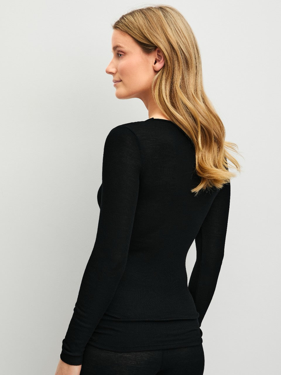Ull silke top med blonde. Black
